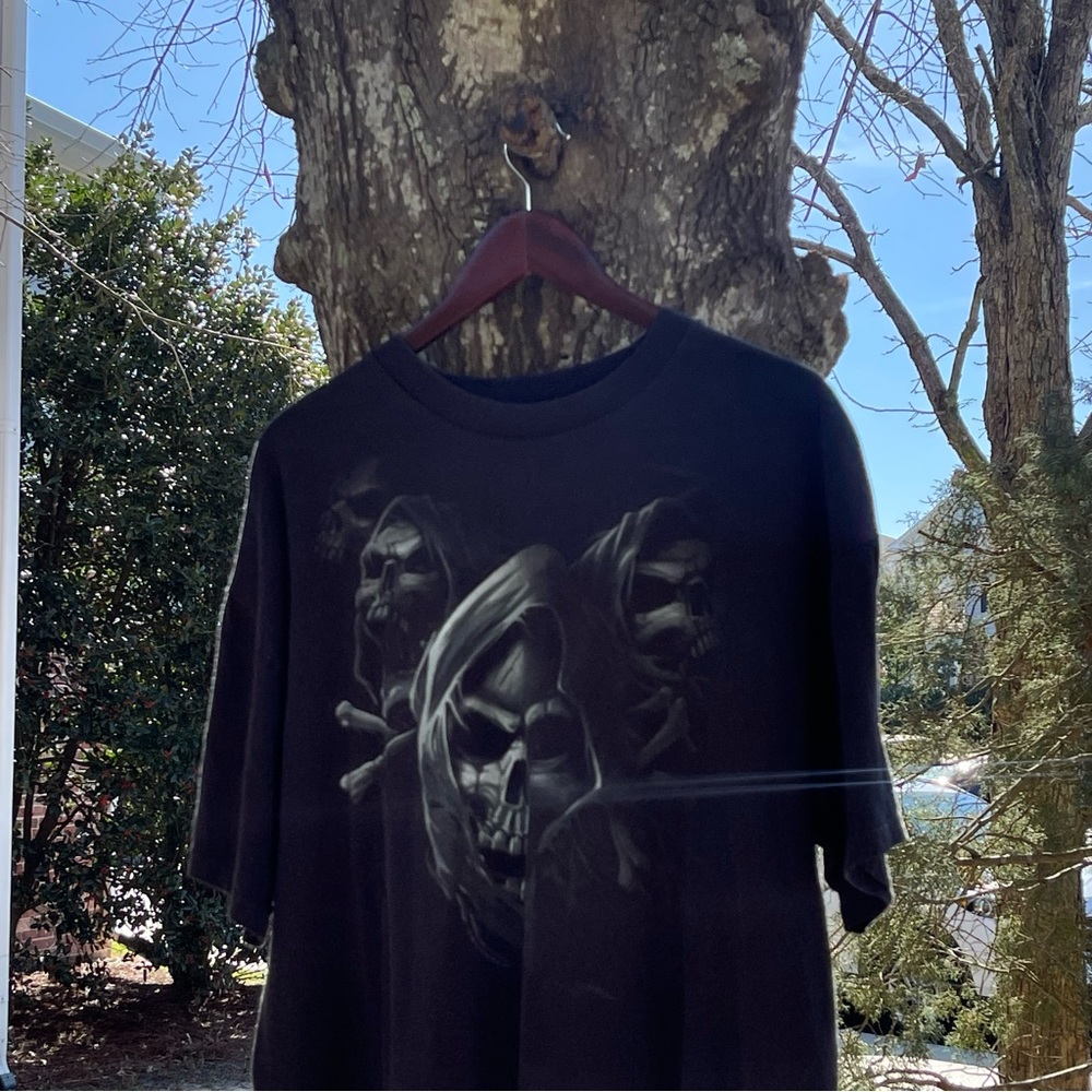 Vintage 2000s/Cyber Y2K grunge Skull pile black T-shirt